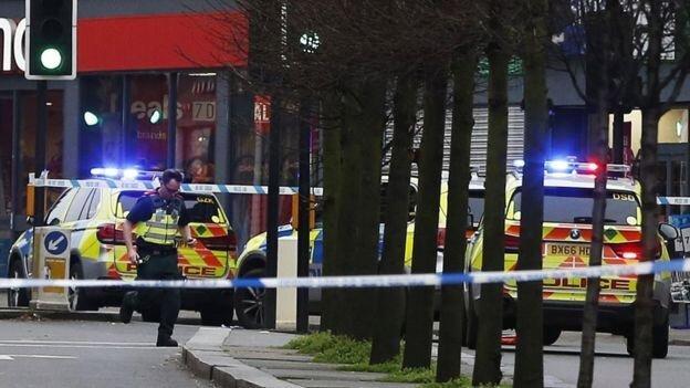 مرد مهاجم چاقو به دست در لندن با شلیک پلیس کشته شد