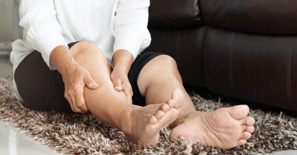 5 علت گرفتگی عضلات پا و 3 راه برای متوقف کردن سریع درد
