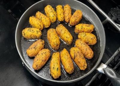 4 طرز تهیه لقمه مدرسه با سیب زمینی سرد و گرم ، چطور نرم نگهش دارم؟